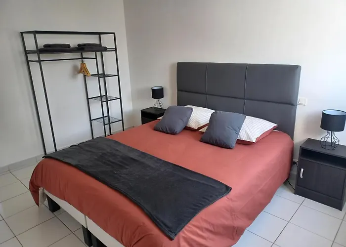 Maison Face Au Mont Avec Exterieur * Avranches