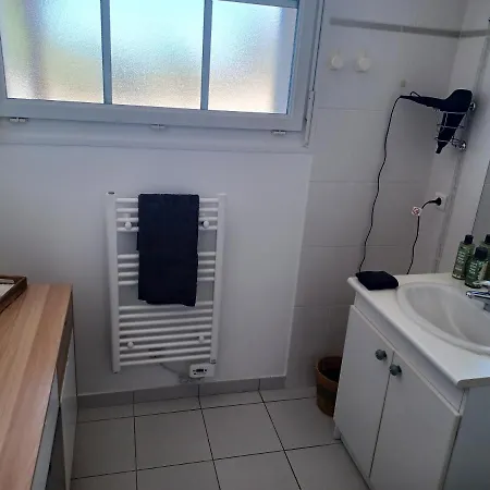 Maison Face Au Mont Avec Exterieur