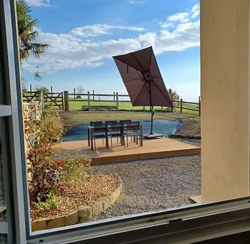 Maison Face Au Mont Avec Extérieur